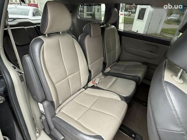 Киа Седона, объемом двигателя 3.3 л и пробегом 125 тыс. км за 15300 $, фото 17 на Automoto.ua