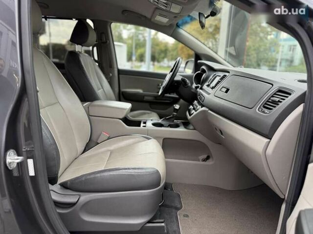 Киа Седона, объемом двигателя 3.3 л и пробегом 125 тыс. км за 16800 $, фото 12 на Automoto.ua