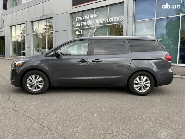 Киа Седона, объемом двигателя 3.3 л и пробегом 125 тыс. км за 15300 $, фото 3 на Automoto.ua