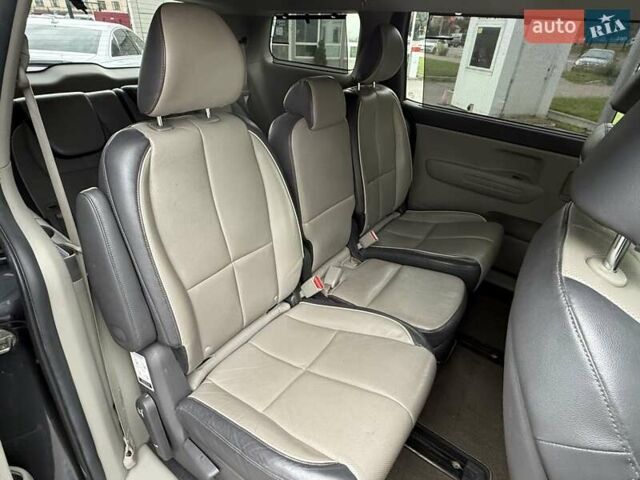 Серый Киа Седона, объемом двигателя 3.34 л и пробегом 125 тыс. км за 14800 $, фото 17 на Automoto.ua