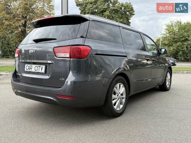 Серый Киа Седона, объемом двигателя 3.34 л и пробегом 125 тыс. км за 14800 $, фото 6 на Automoto.ua