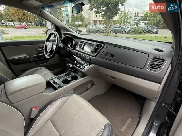 Серый Киа Седона, объемом двигателя 3.34 л и пробегом 125 тыс. км за 14800 $, фото 11 на Automoto.ua