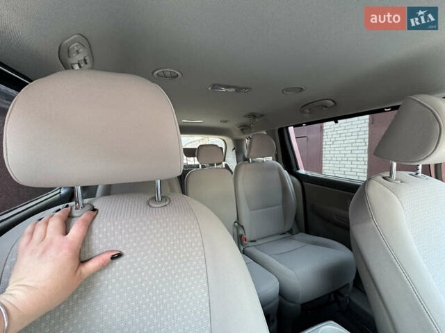Синий Киа Седона, объемом двигателя 3.34 л и пробегом 50 тыс. км за 18700 $, фото 16 на Automoto.ua