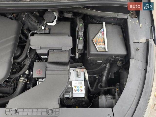 Синій Кіа Седона, об'ємом двигуна 3.34 л та пробігом 230 тис. км за 14000 $, фото 16 на Automoto.ua