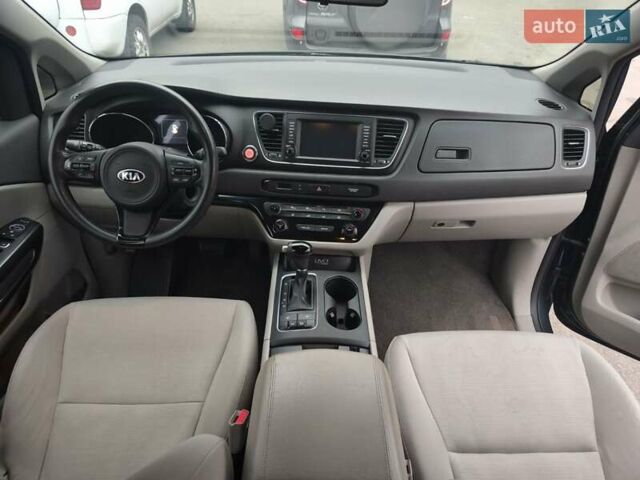 Синій Кіа Седона, об'ємом двигуна 3.34 л та пробігом 230 тис. км за 14000 $, фото 11 на Automoto.ua