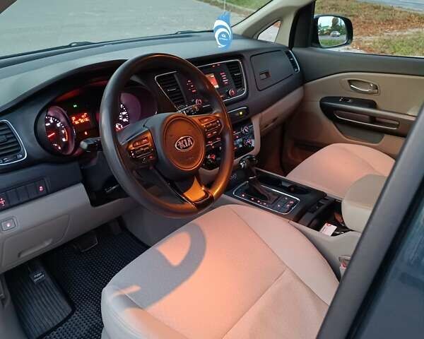 Синій Кіа Седона, об'ємом двигуна 3.34 л та пробігом 200 тис. км за 12500 $, фото 11 на Automoto.ua