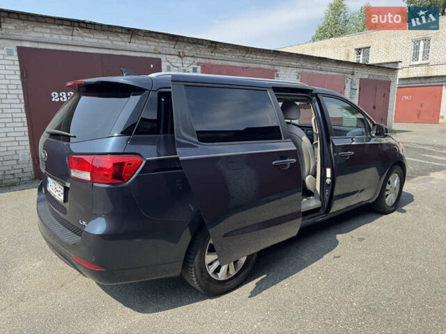 Синий Киа Седона, объемом двигателя 3.34 л и пробегом 50 тыс. км за 18700 $, фото 2 на Automoto.ua