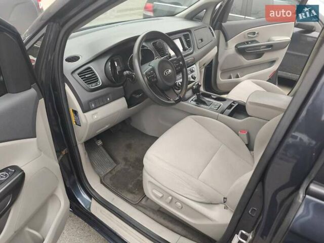 Синій Кіа Седона, об'ємом двигуна 3.34 л та пробігом 230 тис. км за 14000 $, фото 8 на Automoto.ua
