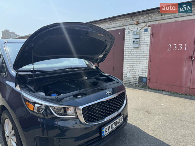 Синий Киа Седона, объемом двигателя 3.34 л и пробегом 50 тыс. км за 18700 $, фото 10 на Automoto.ua