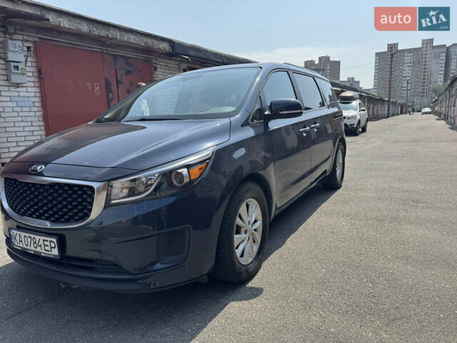Синий Киа Седона, объемом двигателя 3.34 л и пробегом 50 тыс. км за 18700 $, фото 5 на Automoto.ua