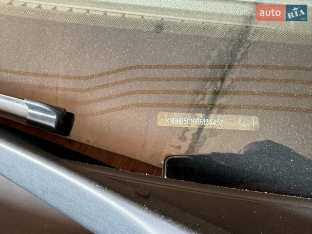 Синий Киа Седона, объемом двигателя 3.34 л и пробегом 50 тыс. км за 18700 $, фото 22 на Automoto.ua