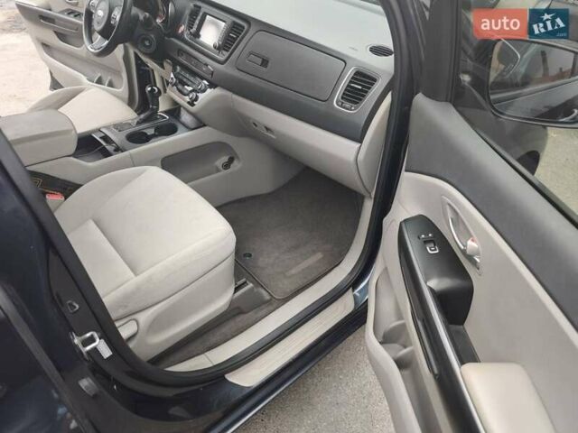 Синій Кіа Седона, об'ємом двигуна 3.34 л та пробігом 230 тис. км за 14000 $, фото 21 на Automoto.ua