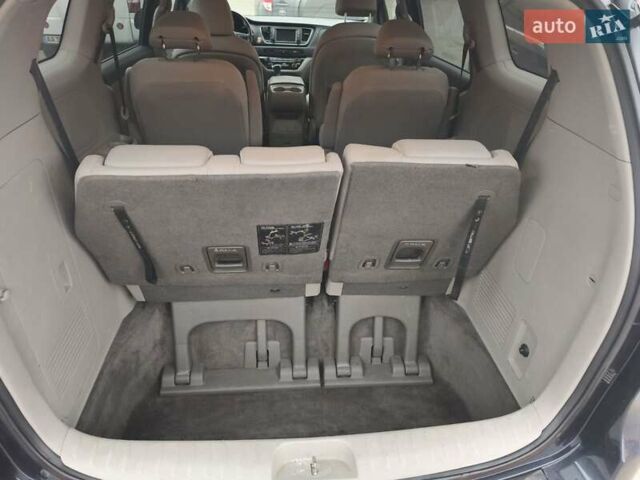 Синій Кіа Седона, об'ємом двигуна 3.34 л та пробігом 230 тис. км за 14000 $, фото 7 на Automoto.ua