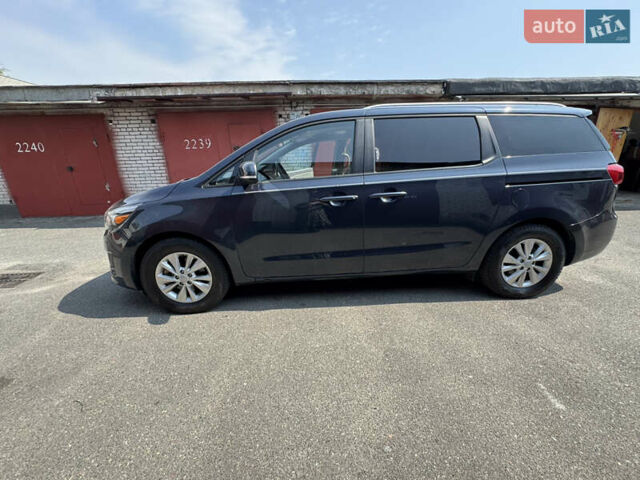 Синий Киа Седона, объемом двигателя 3.34 л и пробегом 50 тыс. км за 18700 $, фото 7 на Automoto.ua
