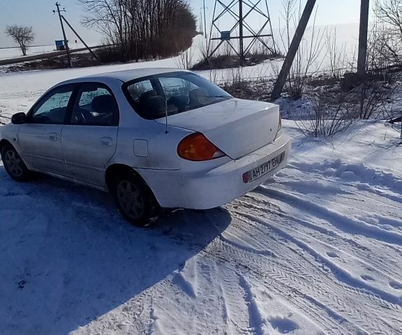 Белый Киа Сефия, объемом двигателя 0 л и пробегом 165 тыс. км за 1600 $, фото 1 на Automoto.ua