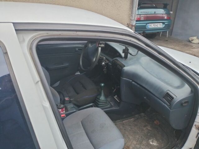 Белый Киа Сефия, объемом двигателя 0 л и пробегом 288 тыс. км за 500 $, фото 1 на Automoto.ua