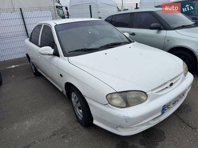 Белый Киа Сефия, объемом двигателя 1.5 л и пробегом 247 тыс. км за 1200 $, фото 1 на Automoto.ua