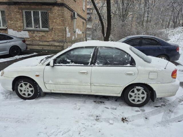 Белый Киа Сефия, объемом двигателя 1.6 л и пробегом 330 тыс. км за 2600 $, фото 4 на Automoto.ua