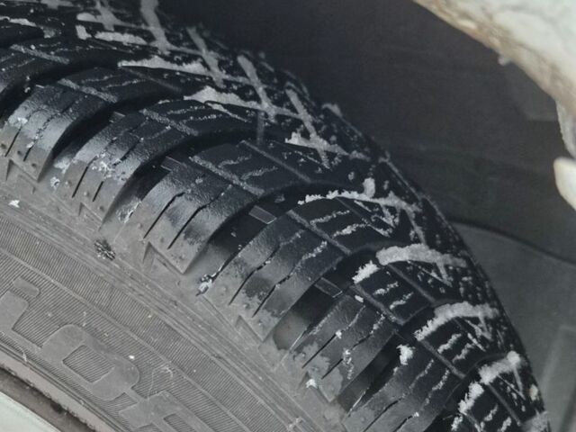 Белый Киа Сефия, объемом двигателя 1.6 л и пробегом 330 тыс. км за 2600 $, фото 6 на Automoto.ua