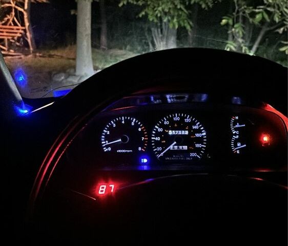 Бежевый Киа Сефия, объемом двигателя 1.5 л и пробегом 318 тыс. км за 1550 $, фото 4 на Automoto.ua