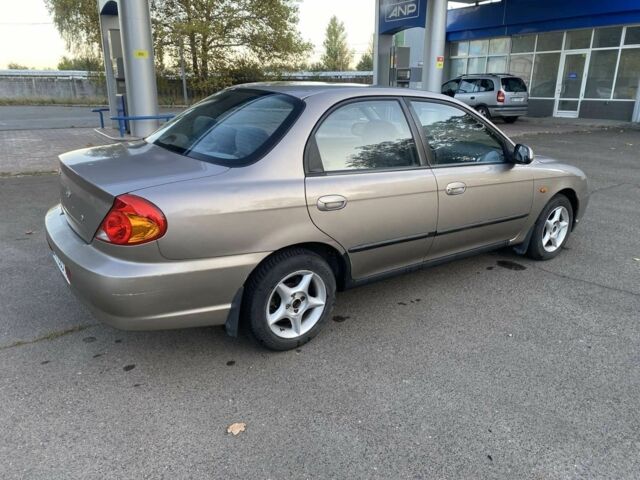 Бежевый Киа Сефия, объемом двигателя 1.6 л и пробегом 203 тыс. км за 3100 $, фото 2 на Automoto.ua