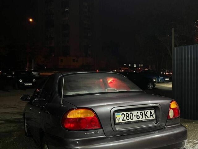 Фиолетовый Киа Сефия, объемом двигателя 1.5 л и пробегом 300 тыс. км за 2680 $, фото 6 на Automoto.ua