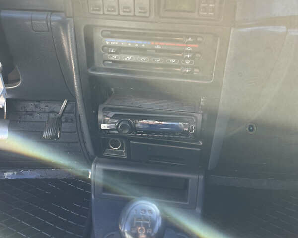 Красный Киа Сефия, объемом двигателя 1.6 л и пробегом 200 тыс. км за 1400 $, фото 16 на Automoto.ua