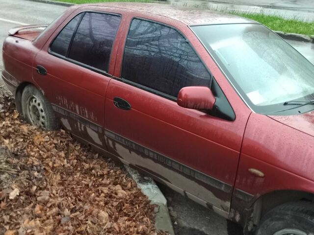 Красный Киа Сефия, объемом двигателя 1.6 л и пробегом 195 тыс. км за 474 $, фото 3 на Automoto.ua