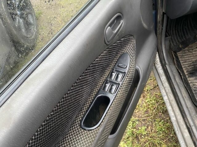 Синий Киа Сефия, объемом двигателя 1.5 л и пробегом 200 тыс. км за 710 $, фото 4 на Automoto.ua