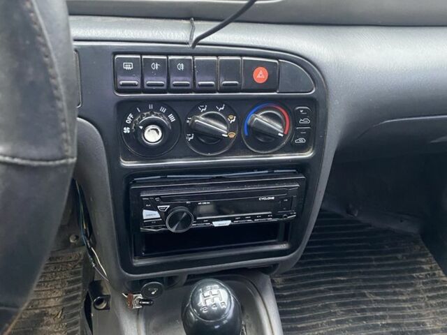 Синий Киа Сефия, объемом двигателя 1.5 л и пробегом 200 тыс. км за 710 $, фото 5 на Automoto.ua