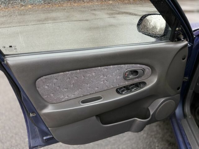 Синій Кіа Сефія, об'ємом двигуна 1.8 л та пробігом 285 тис. км за 2500 $, фото 7 на Automoto.ua