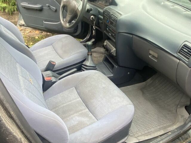 Зеленый Киа Сефия, объемом двигателя 1.6 л и пробегом 320 тыс. км за 870 $, фото 5 на Automoto.ua