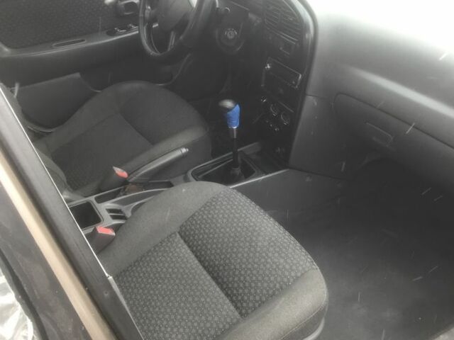 Бежевый Киа Шума, объемом двигателя 1.6 л и пробегом 3 тыс. км за 792 $, фото 5 на Automoto.ua