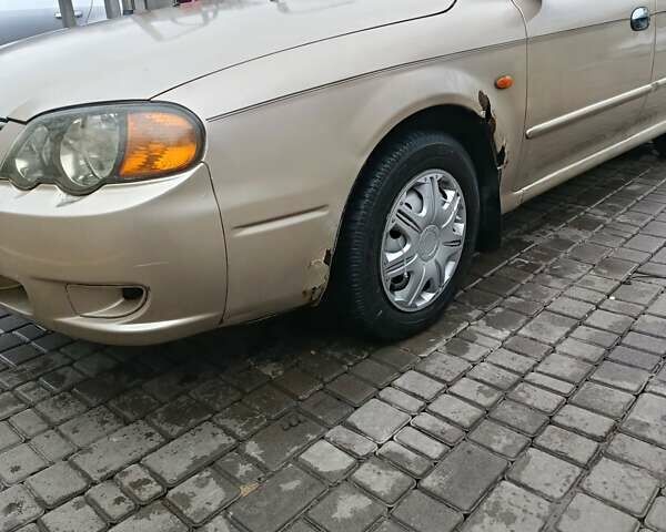 Бежевый Киа Шума, объемом двигателя 1.6 л и пробегом 268 тыс. км за 1600 $, фото 3 на Automoto.ua