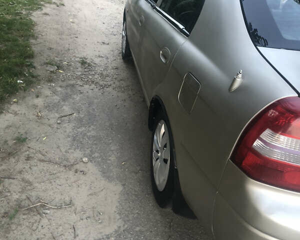 Сірий Кіа Шума, об'ємом двигуна 1.5 л та пробігом 250 тис. км за 2800 $, фото 5 на Automoto.ua