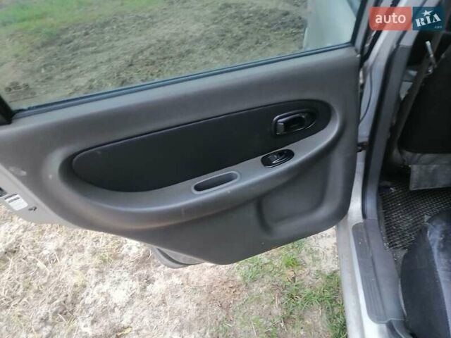 Серый Киа Шума, объемом двигателя 1.59 л и пробегом 430 тыс. км за 1200 $, фото 12 на Automoto.ua