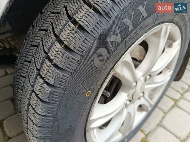 Серый Киа Шума, объемом двигателя 1.6 л и пробегом 300 тыс. км за 2499 $, фото 2 на Automoto.ua