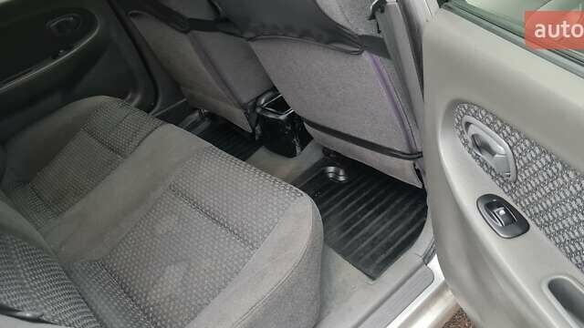 Сірий Кіа Шума, об'ємом двигуна 1.6 л та пробігом 240 тис. км за 1700 $, фото 7 на Automoto.ua