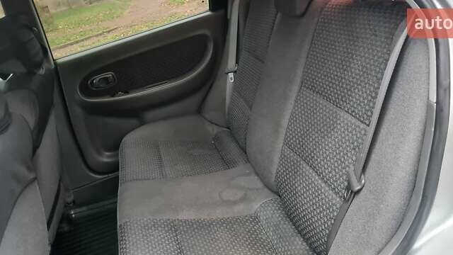 Сірий Кіа Шума, об'ємом двигуна 1.6 л та пробігом 240 тис. км за 1700 $, фото 6 на Automoto.ua