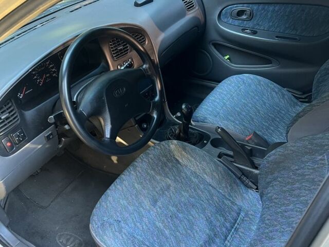 Серый Киа Шума, объемом двигателя 1.5 л и пробегом 200 тыс. км за 1790 $, фото 1 на Automoto.ua