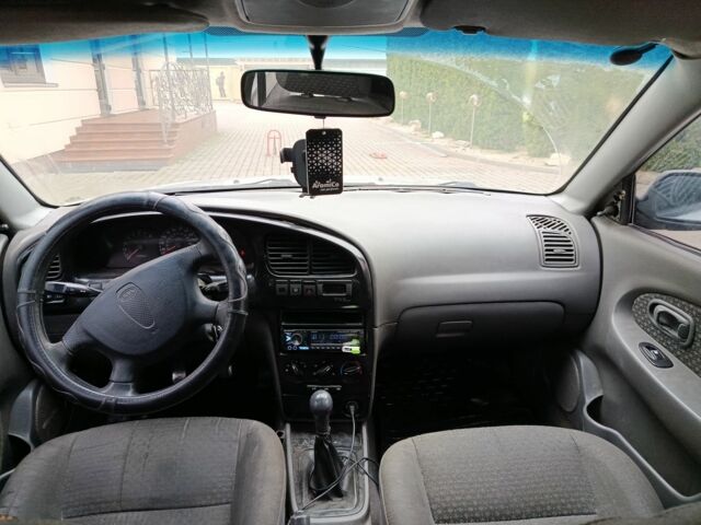 Сірий Кіа Шума, об'ємом двигуна 1.6 л та пробігом 300 тис. км за 2700 $, фото 6 на Automoto.ua