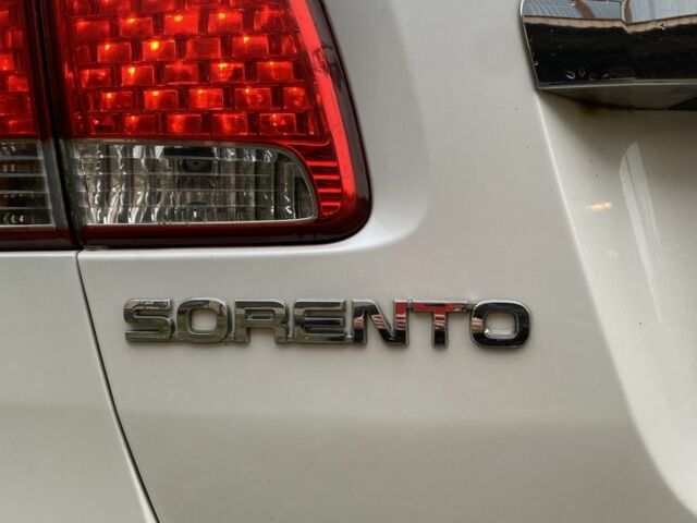 Белый Киа Соренто, объемом двигателя 2.2 л и пробегом 212 тыс. км за 13000 $, фото 6 на Automoto.ua