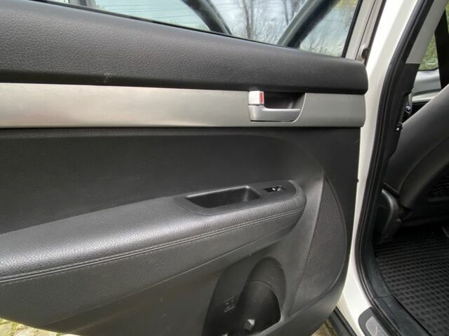 Белый Киа Соренто, объемом двигателя 2.2 л и пробегом 212 тыс. км за 13000 $, фото 20 на Automoto.ua