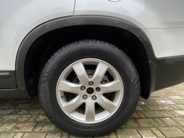 Белый Киа Соренто, объемом двигателя 2.2 л и пробегом 212 тыс. км за 13000 $, фото 7 на Automoto.ua