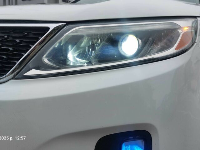 Кіа Соренто 2013 у Одесі на Automoto.ua Білий Кіа Соренто, об'ємом двигуна 2.4 л та пробігом 166 тис. км за 10300 $, фото 3 на Automoto.ua