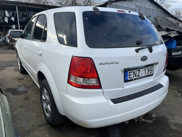 Белый Киа Соренто, объемом двигателя 3.5 л и пробегом 311 тыс. км за 2500 $, фото 2 на Automoto.ua
