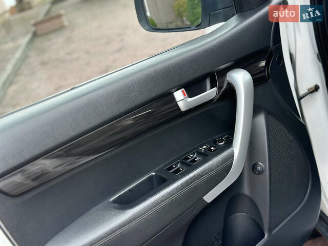 Белый Киа Соренто, объемом двигателя 2.2 л и пробегом 260 тыс. км за 9650 $, фото 29 на Automoto.ua