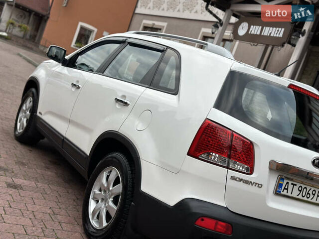 Белый Киа Соренто, объемом двигателя 2.2 л и пробегом 260 тыс. км за 9850 $, фото 9 на Automoto.ua