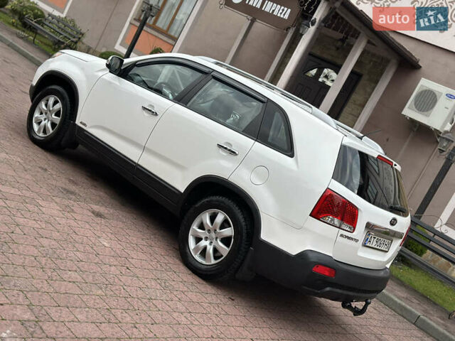 Белый Киа Соренто, объемом двигателя 2.2 л и пробегом 260 тыс. км за 9650 $, фото 8 на Automoto.ua