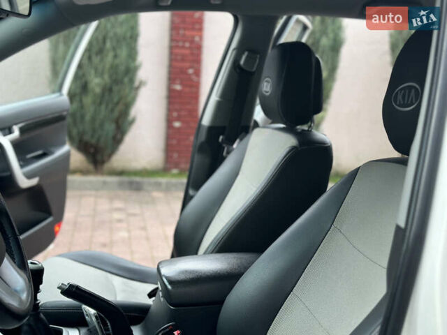 Белый Киа Соренто, объемом двигателя 2.2 л и пробегом 260 тыс. км за 9850 $, фото 31 на Automoto.ua
